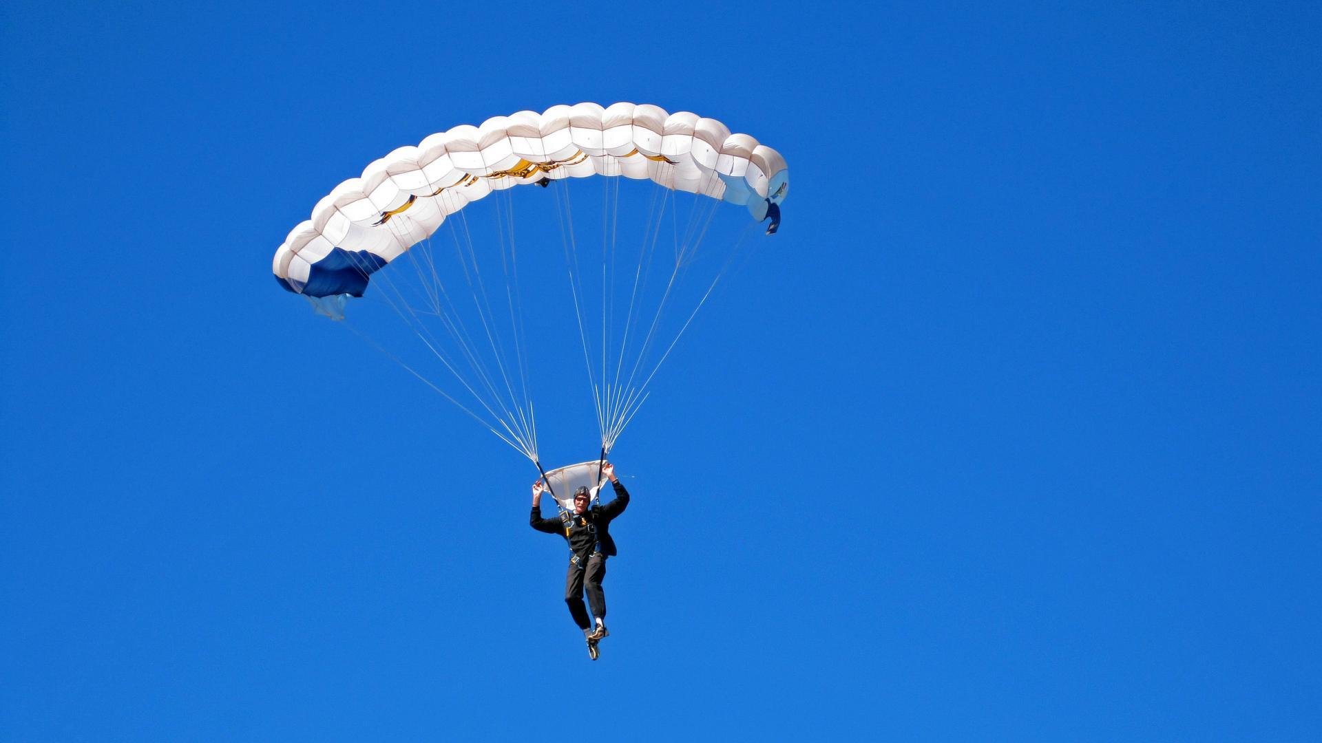 体育新闻中心深化体育媒体与科技公司战略合作,体育市场媒体